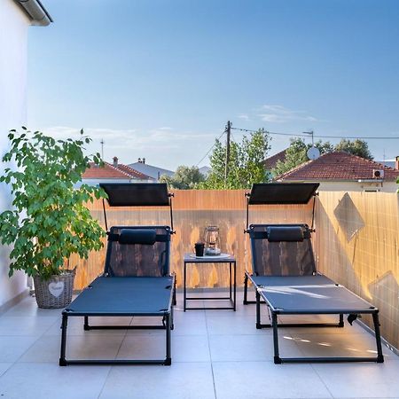 Apartment Paula With Private Jacuzzi And Parking- Near The Beach Zadar Exterior foto