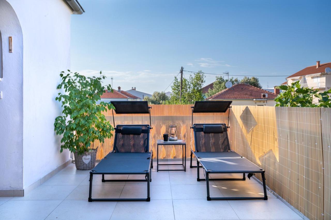 Apartment Paula With Private Jacuzzi And Parking- Near The Beach Zadar Exterior foto