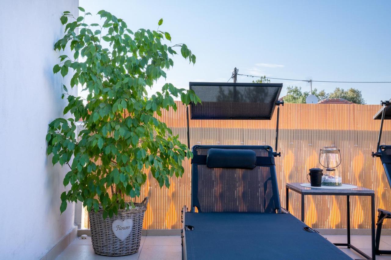 Apartment Paula With Private Jacuzzi And Parking- Near The Beach Zadar Exterior foto