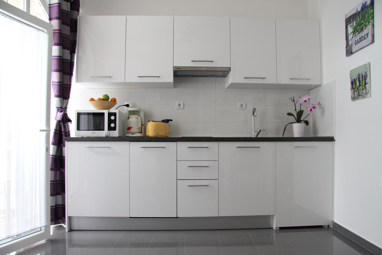 Apartment Paula With Private Jacuzzi And Parking- Near The Beach Zadar Exterior foto