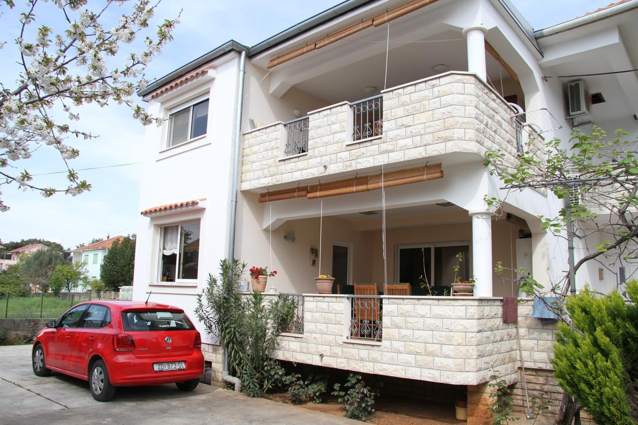 Apartment Paula With Private Jacuzzi And Parking- Near The Beach Zadar Exterior foto