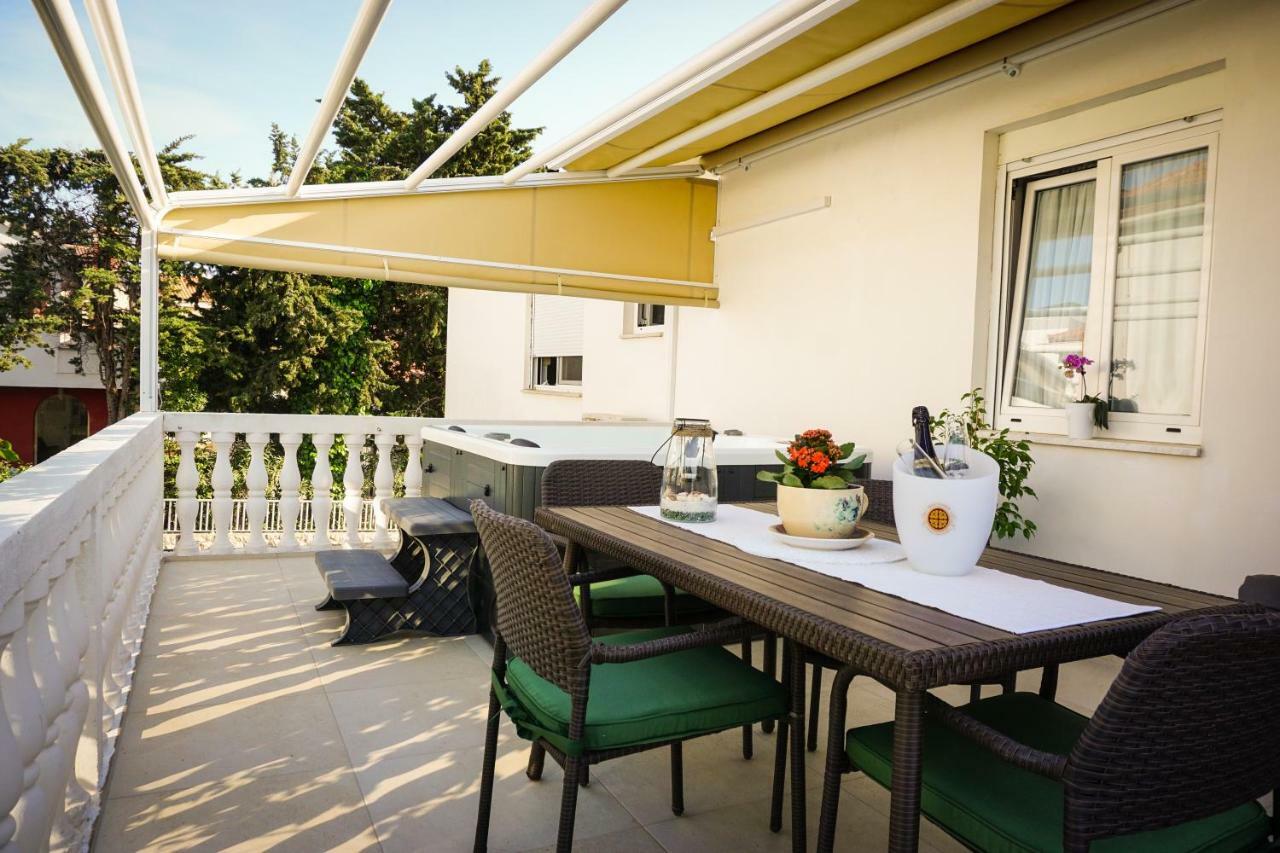 Apartment Paula With Private Jacuzzi And Parking- Near The Beach Zadar Exterior foto