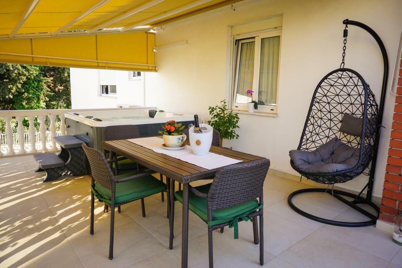 Apartment Paula With Private Jacuzzi And Parking- Near The Beach Zadar Exterior foto