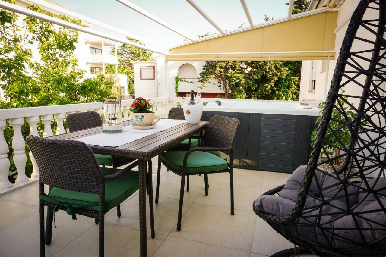 Apartment Paula With Private Jacuzzi And Parking- Near The Beach Zadar Exterior foto