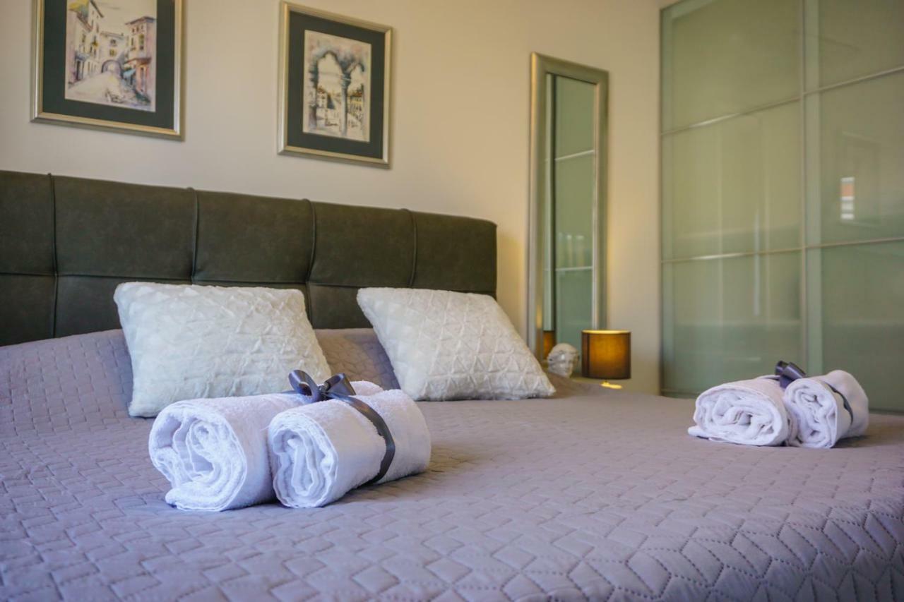 Apartment Paula With Private Jacuzzi And Parking- Near The Beach Zadar Exterior foto