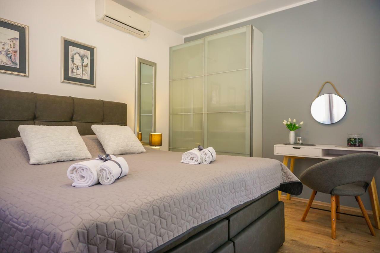 Apartment Paula With Private Jacuzzi And Parking- Near The Beach Zadar Exterior foto