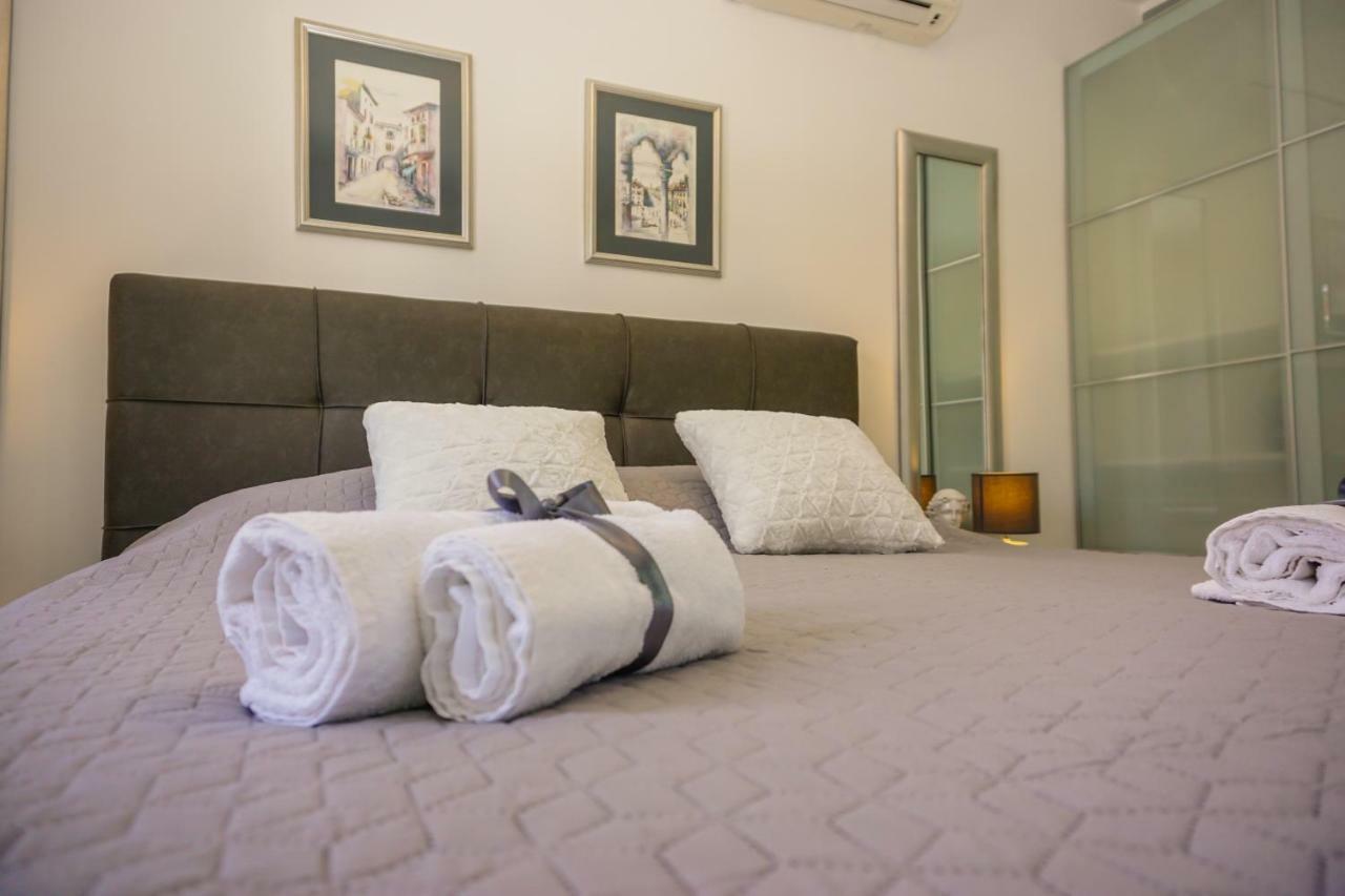 Apartment Paula With Private Jacuzzi And Parking- Near The Beach Zadar Exterior foto