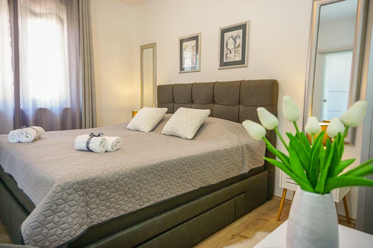 Apartment Paula With Private Jacuzzi And Parking- Near The Beach Zadar Exterior foto