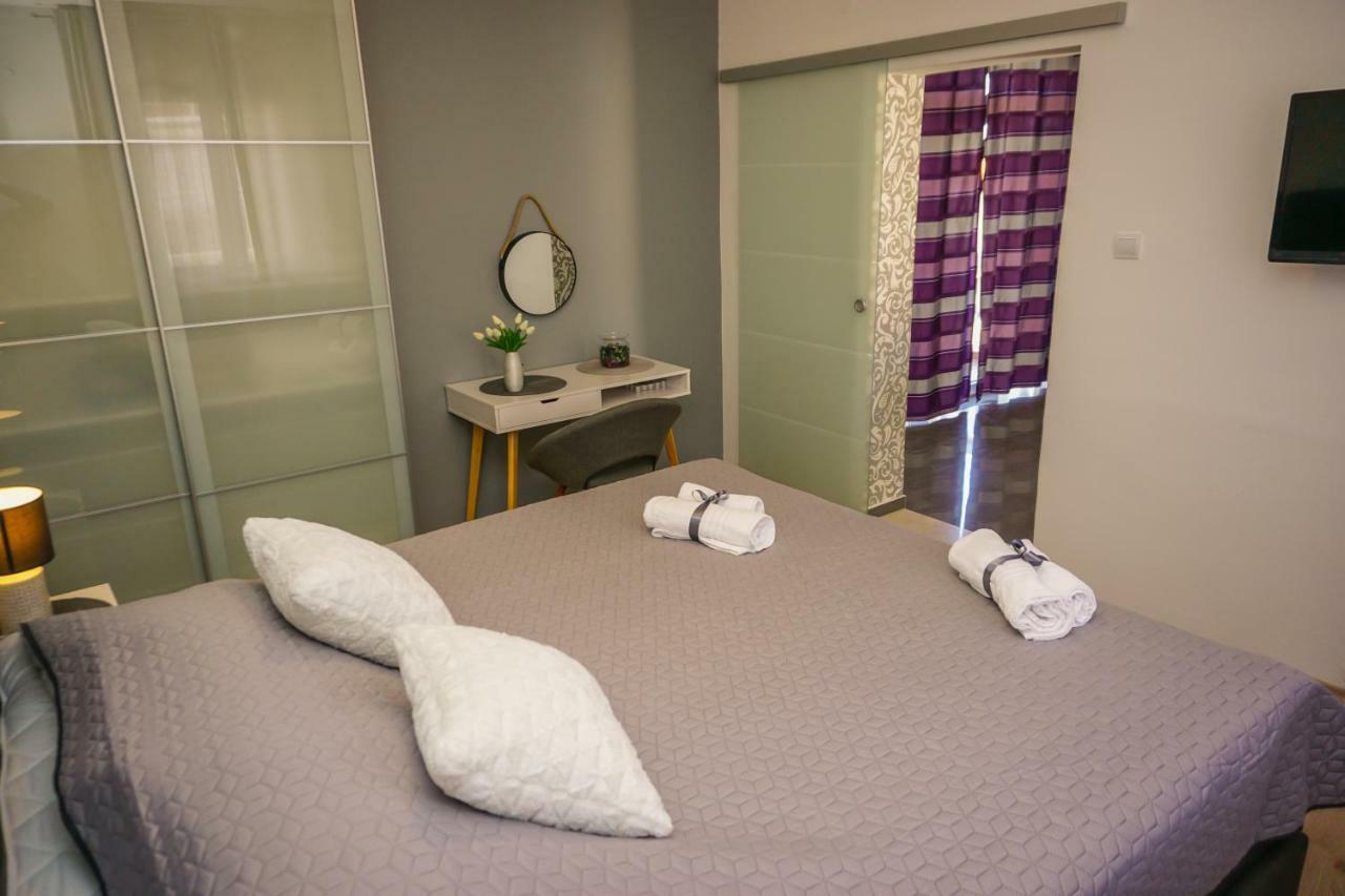 Apartment Paula With Private Jacuzzi And Parking- Near The Beach Zadar Exterior foto
