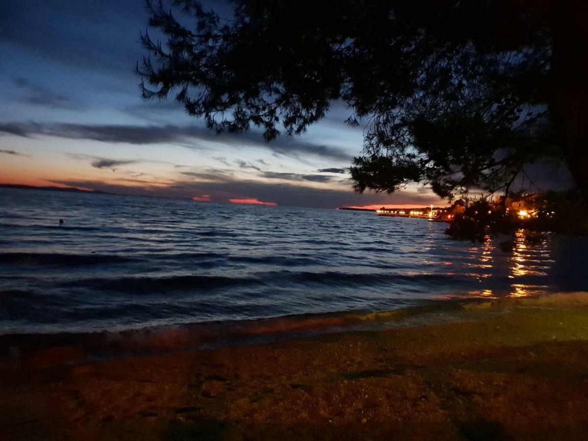 Apartment Paula With Private Jacuzzi And Parking- Near The Beach Zadar Exterior foto