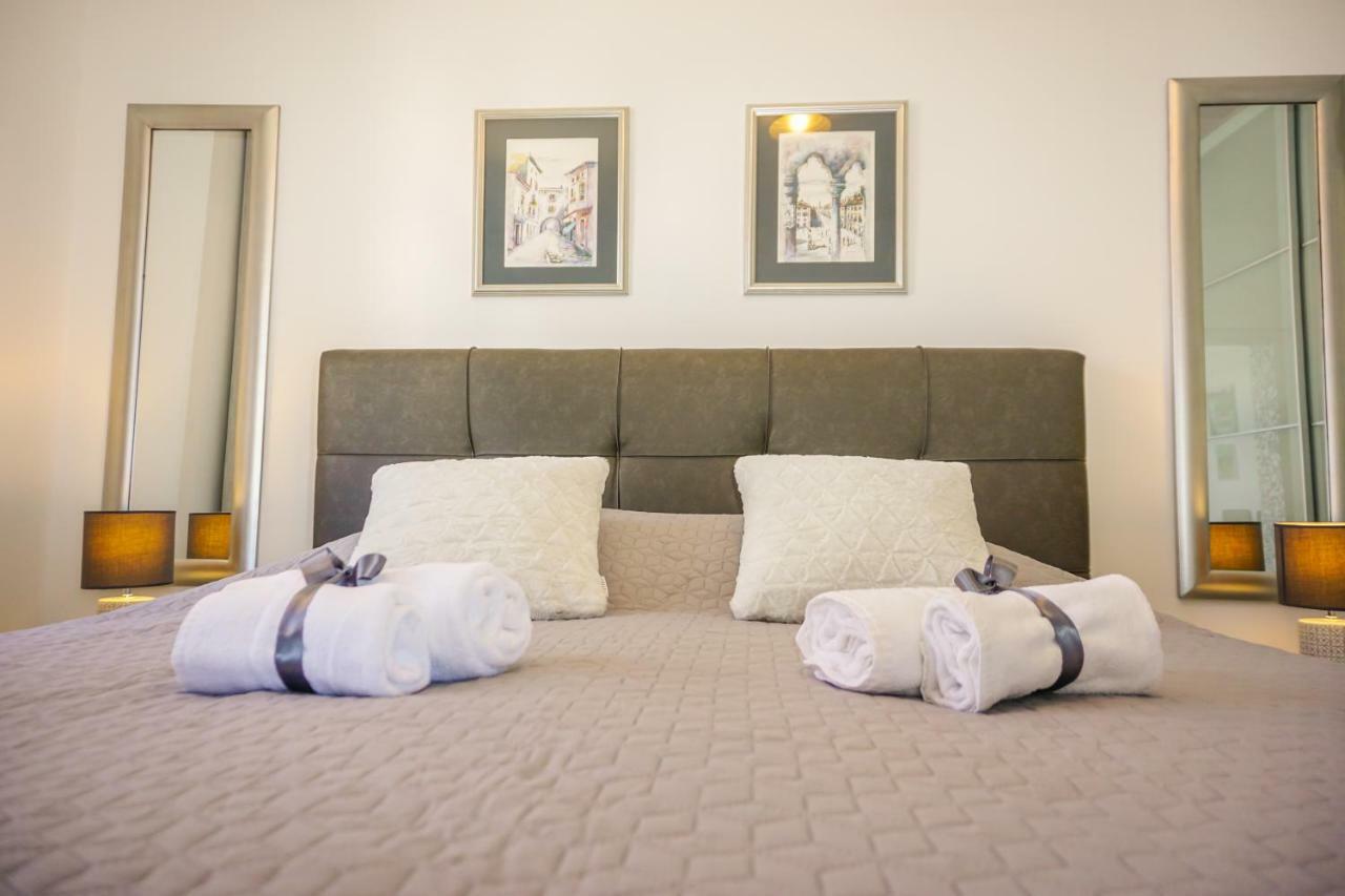 Apartment Paula With Private Jacuzzi And Parking- Near The Beach Zadar Exterior foto